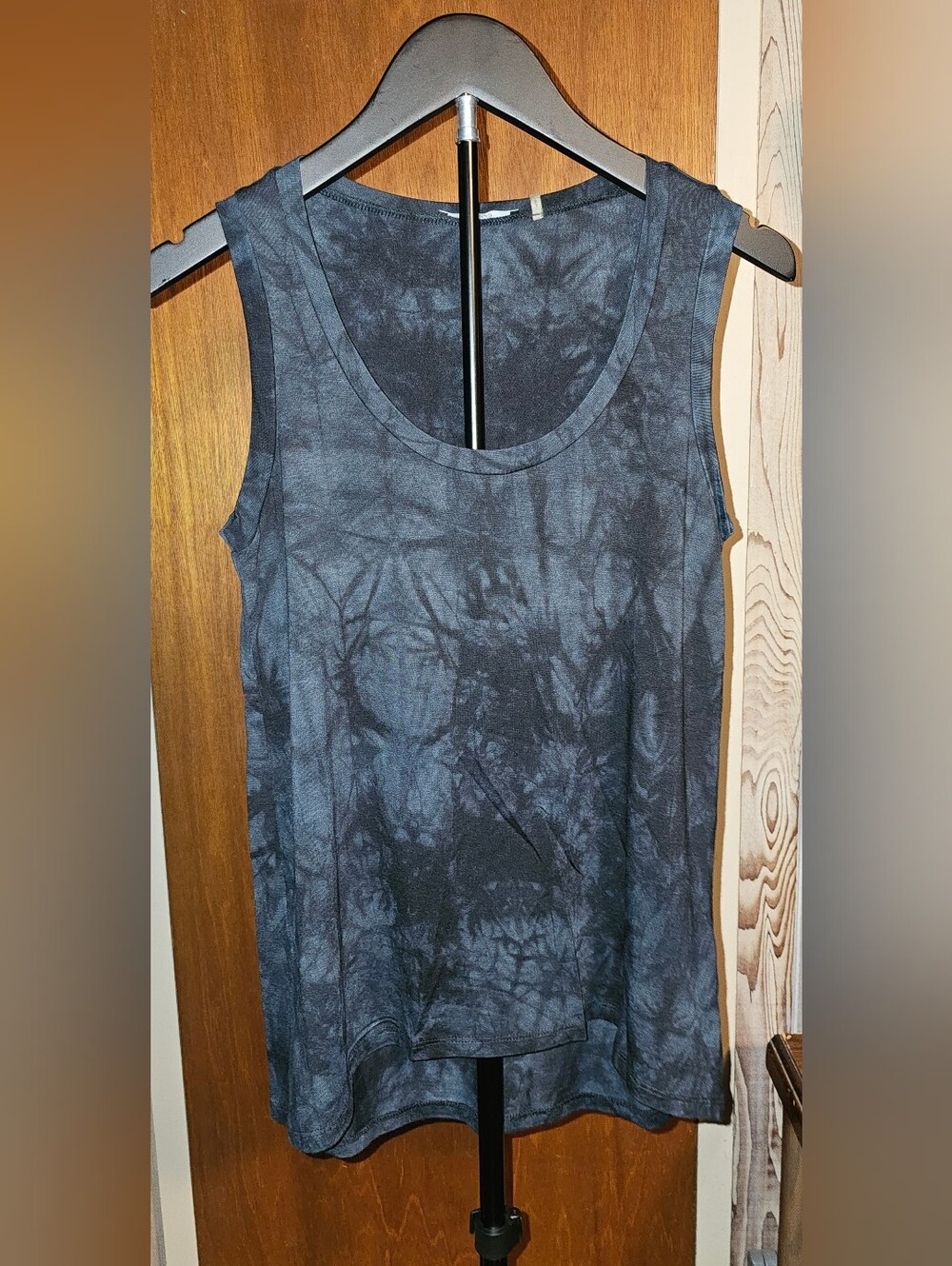 Tahari Black and Gray Tie-Dye Scoop Neck Tank